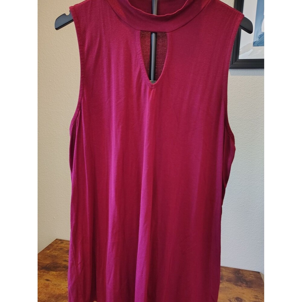 Sleeveless Mock Neck Tank Top in Berry
